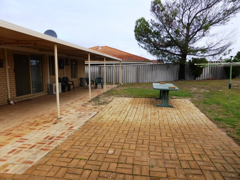 17 Woodlands Road, Golden Bay WA 6174