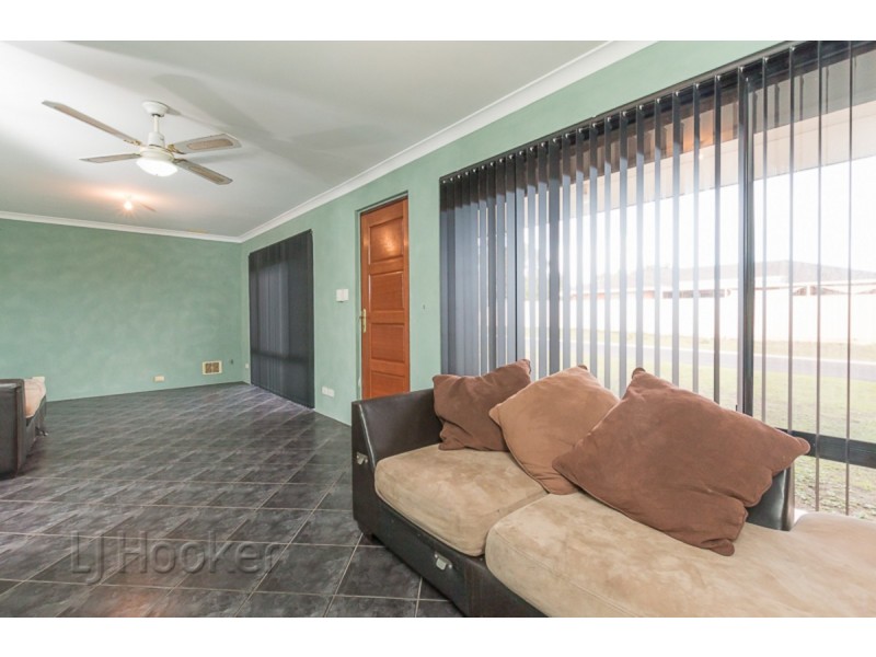 16 Mayflower Close, Port Kennedy WA 6172