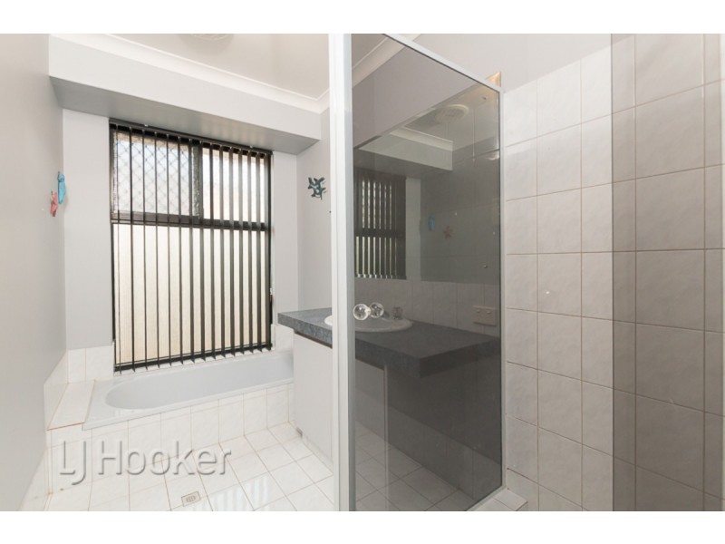 16 Mayflower Close, Port Kennedy WA 6172