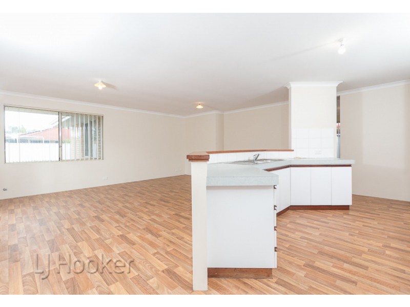 77 Parkland Drive, Warnbro WA 6169