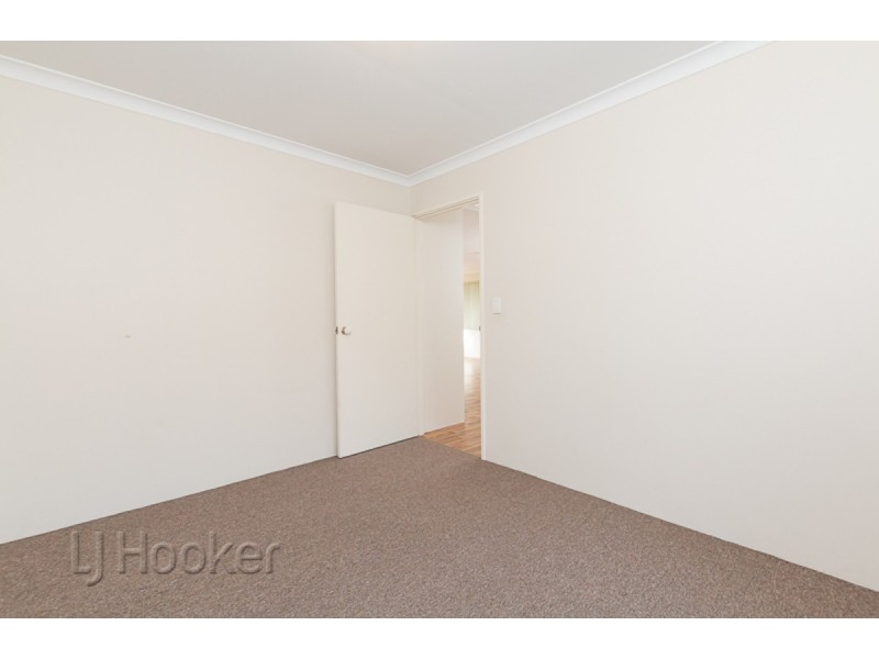 77 Parkland Drive, Warnbro WA 6169