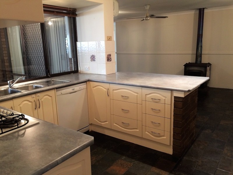 16 Kingsbridge Road, Warnbro WA 6169