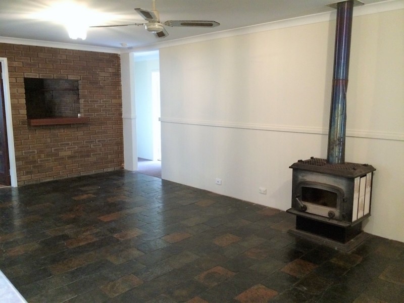 16 Kingsbridge Road, Warnbro WA 6169