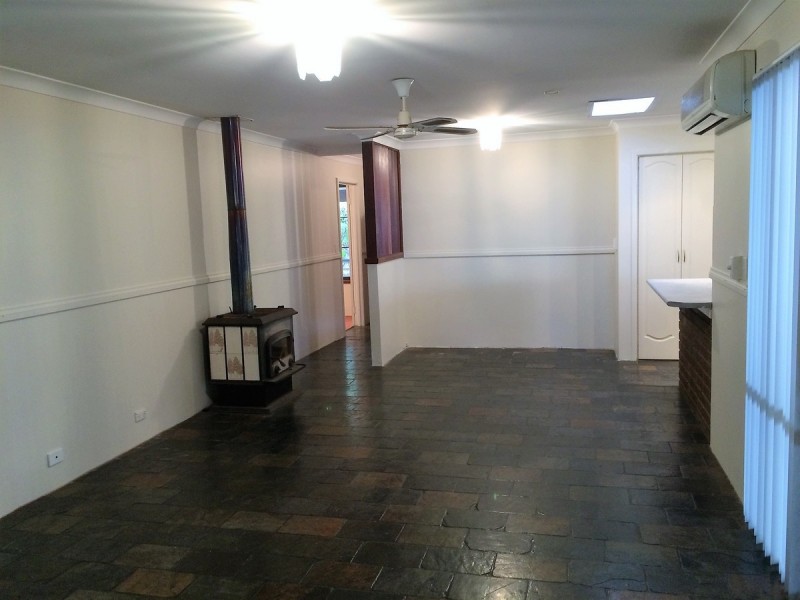 16 Kingsbridge Road, Warnbro WA 6169