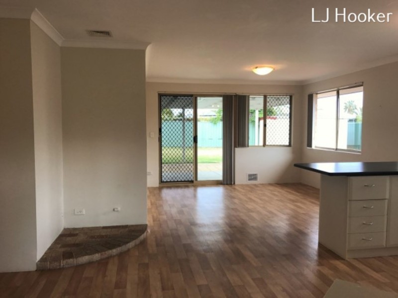 18 Castlerock Avenue, Waikiki WA 6169