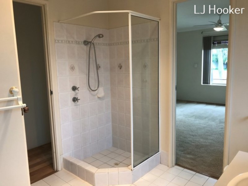 18 Castlerock Avenue, Waikiki WA 6169