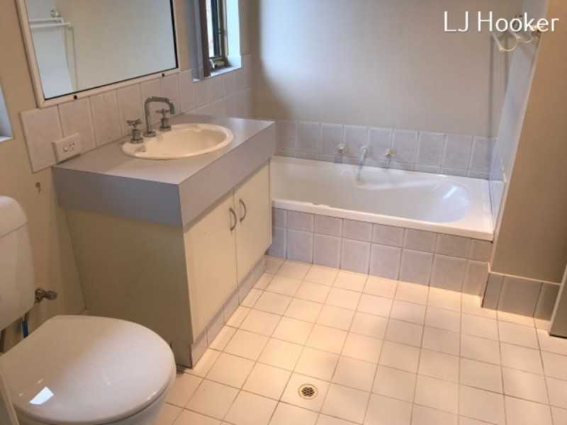 18 Castlerock Avenue, Waikiki WA 6169