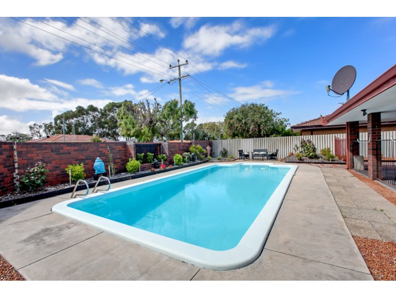 99 Unnaro Street, Hillman WA 6168