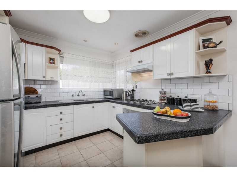 99 Unnaro Street, Hillman WA 6168