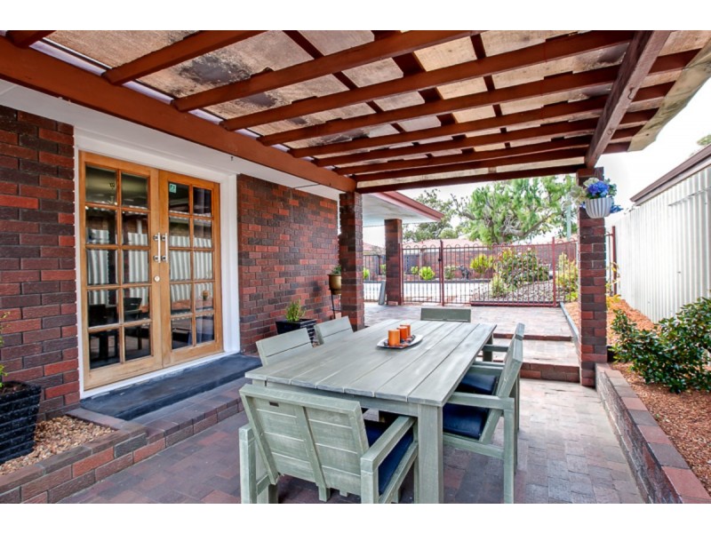 99 Unnaro Street, Hillman WA 6168