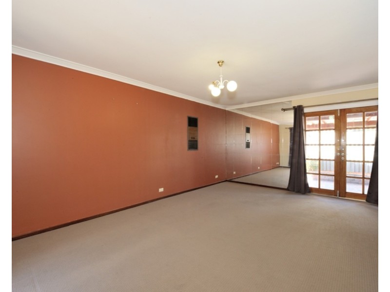 99 Unnaro Street, Hillman WA 6168