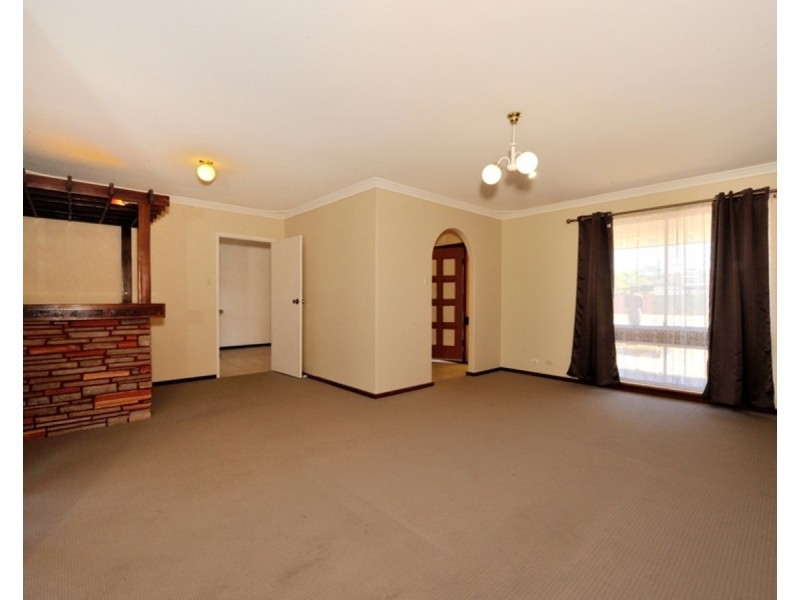 99 Unnaro Street, Hillman WA 6168
