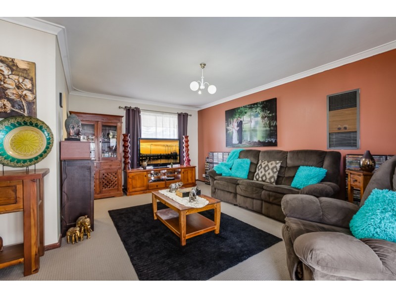 99 Unnaro Street, Hillman WA 6168