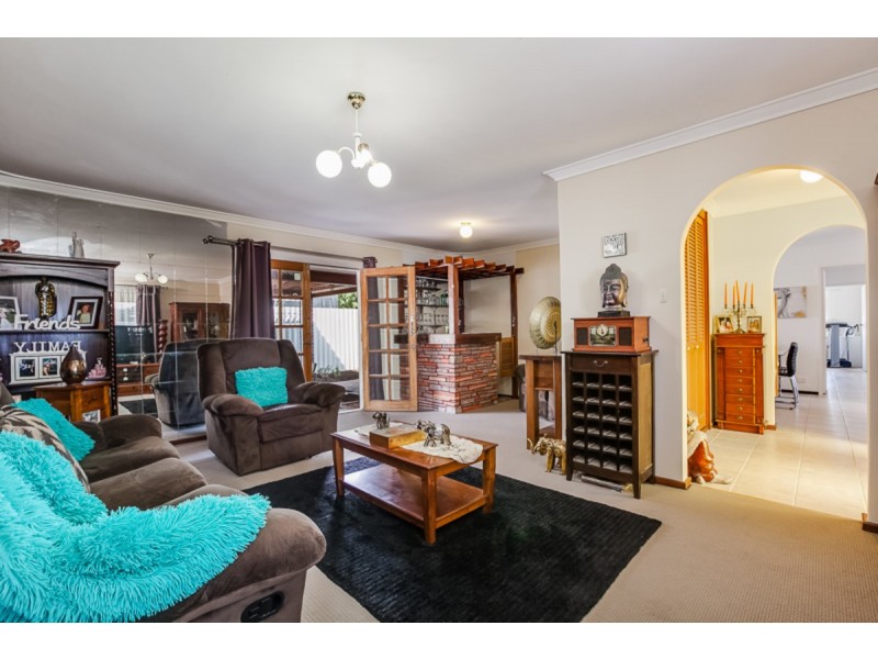99 Unnaro Street, Hillman WA 6168