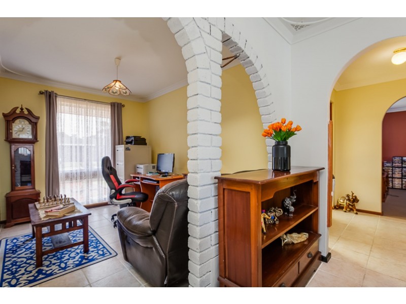 99 Unnaro Street, Hillman WA 6168