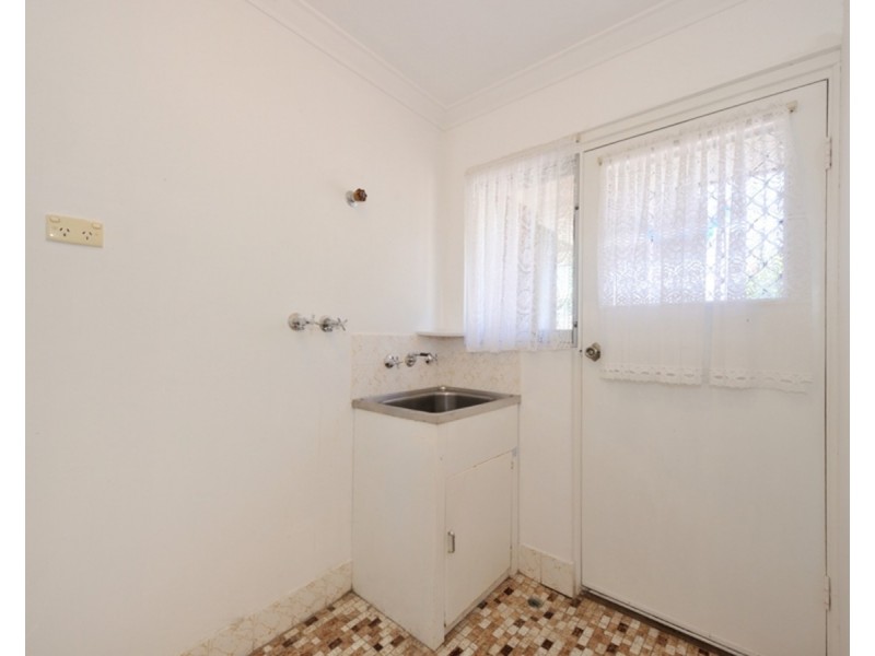 99 Unnaro Street, Hillman WA 6168
