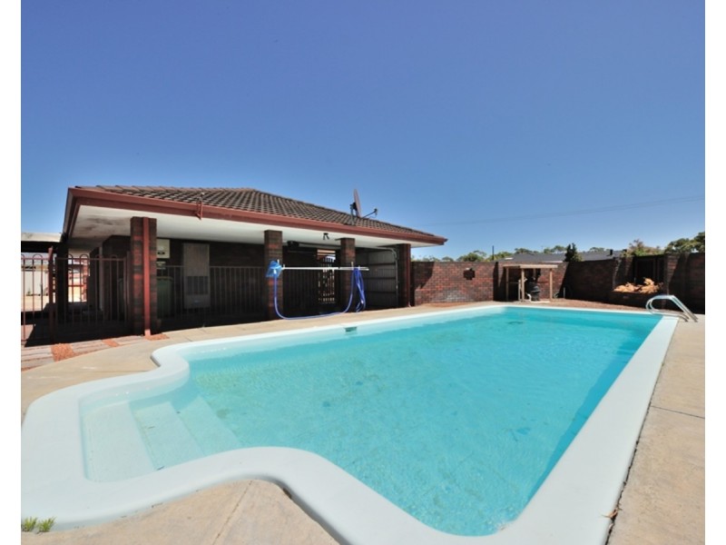 99 Unnaro Street, Hillman WA 6168