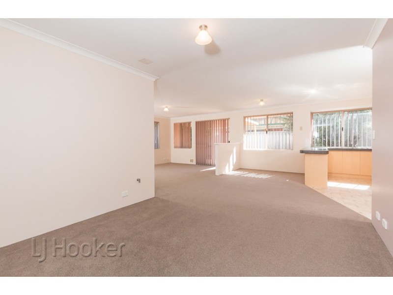 4 Santa Monica Boulevard, Waikiki WA 6169