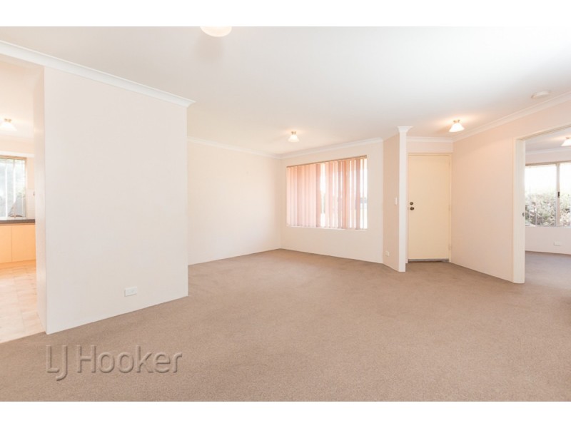 4 Santa Monica Boulevard, Waikiki WA 6169