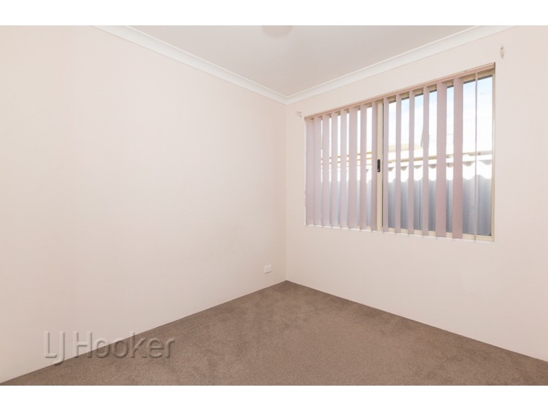 4 Santa Monica Boulevard, Waikiki WA 6169