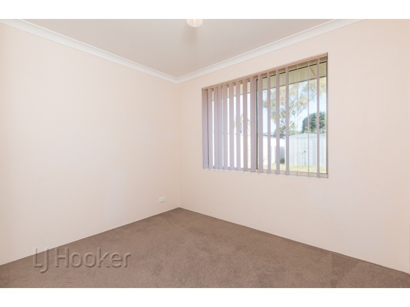 4 Santa Monica Boulevard, Waikiki WA 6169