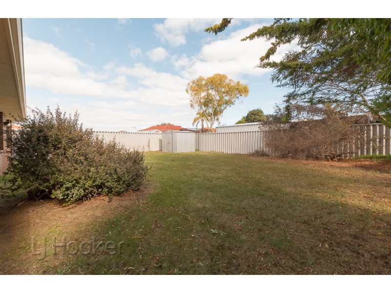 4 Santa Monica Boulevard, Waikiki WA 6169