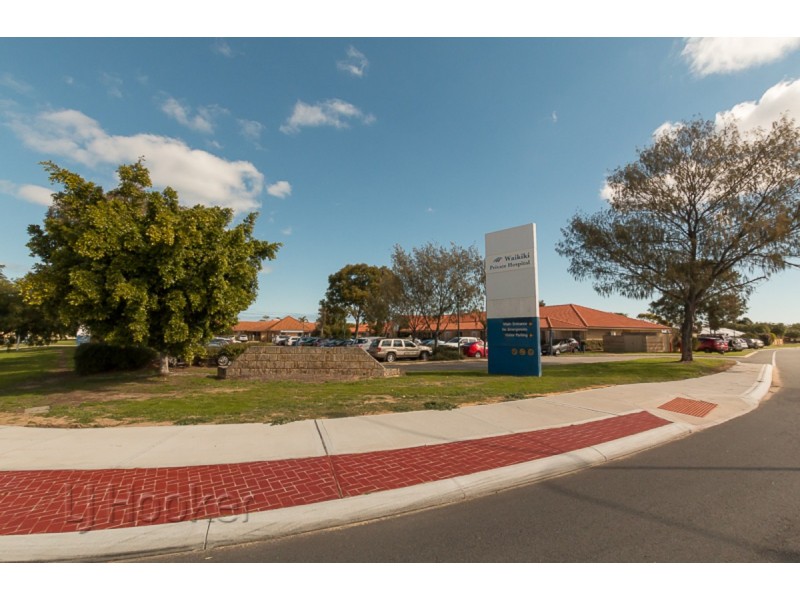 4 Santa Monica Boulevard, Waikiki WA 6169