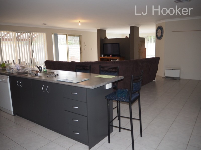 7 Plymouth Way, Waikiki WA 6169