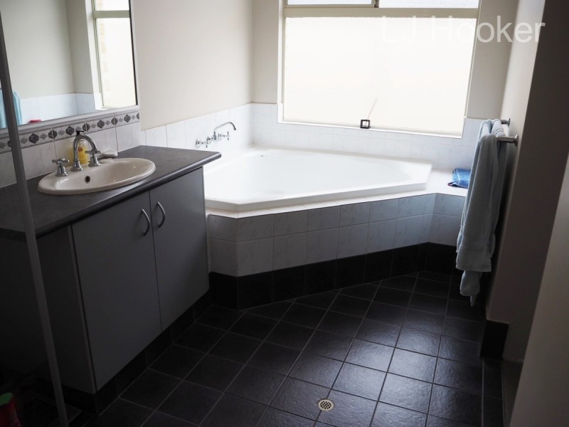 7 Plymouth Way, Waikiki WA 6169