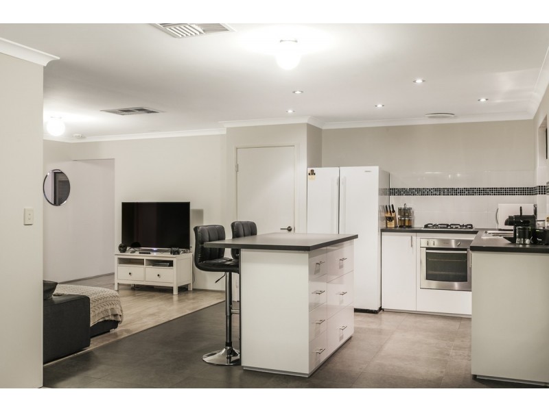 13 Armistice Way, Warnbro WA 6169