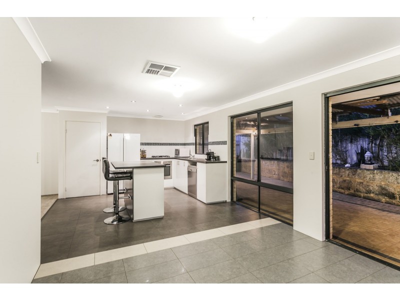 13 Armistice Way, Warnbro WA 6169