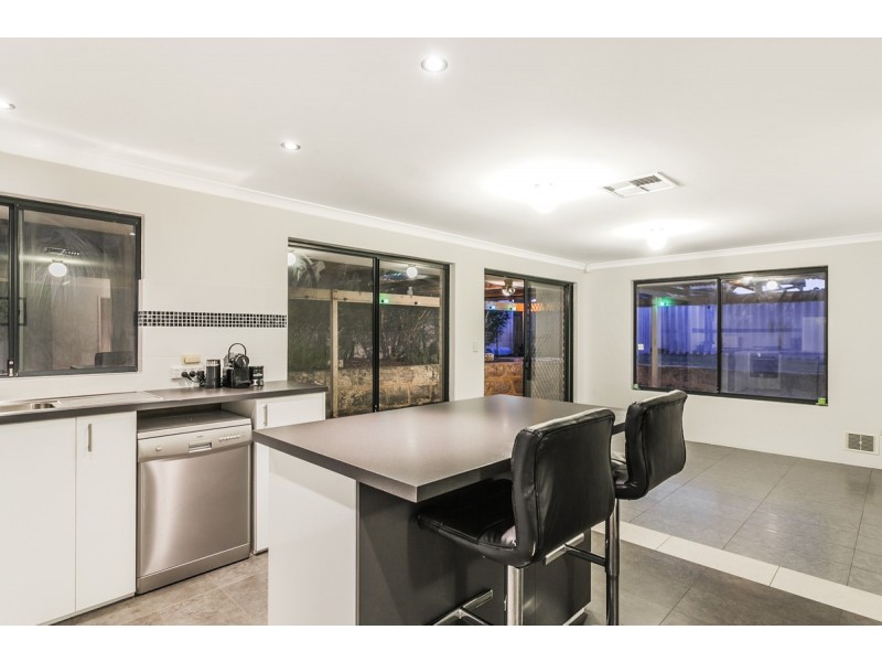 13 Armistice Way, Warnbro WA 6169