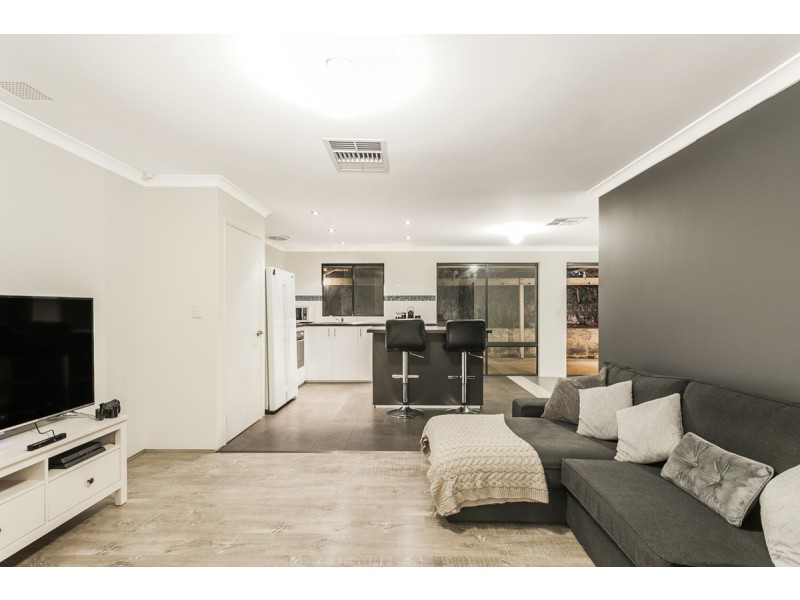 13 Armistice Way, Warnbro WA 6169