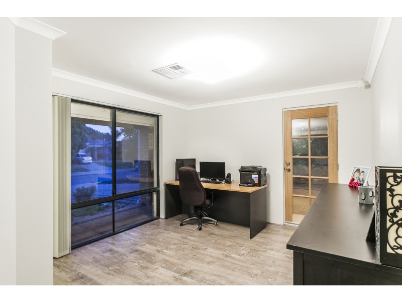 13 Armistice Way, Warnbro WA 6169