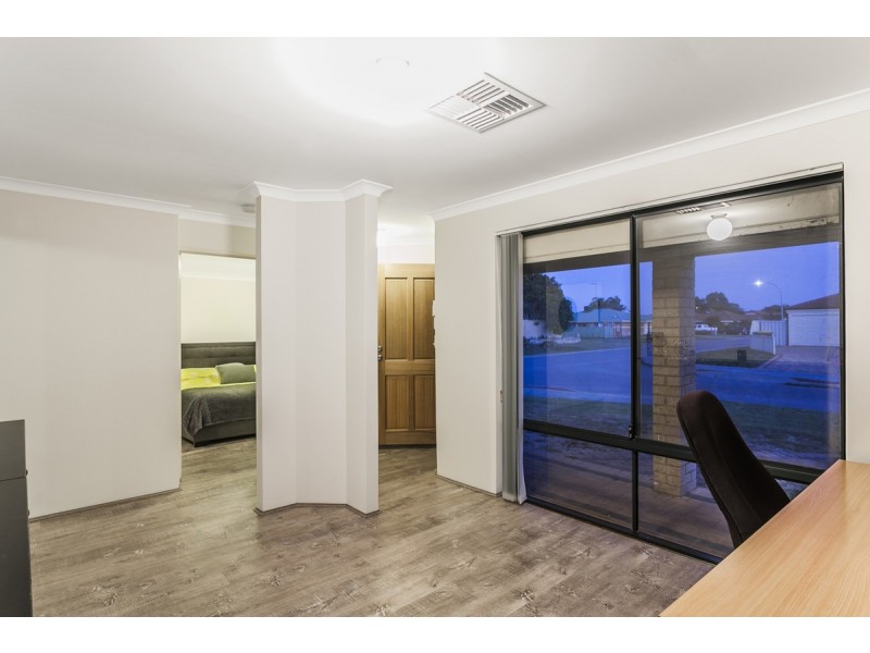 13 Armistice Way, Warnbro WA 6169