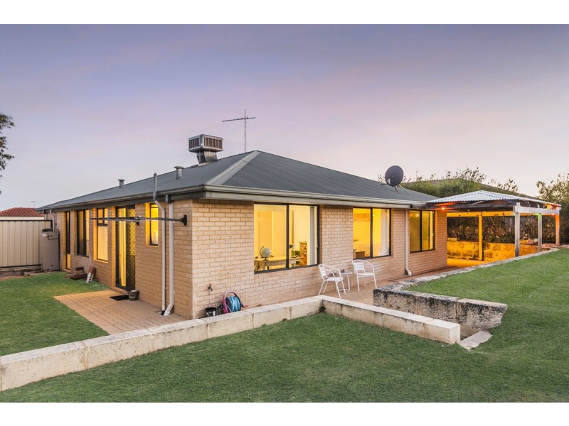 13 Armistice Way, Warnbro WA 6169