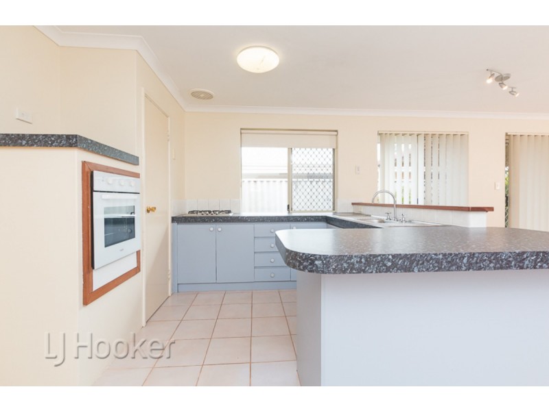 8 Stirling Close, Port Kennedy WA 6172
