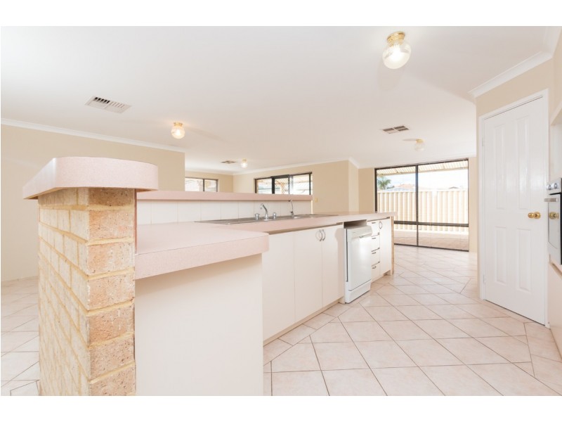 4 Glenelg Close, Warnbro WA 6169