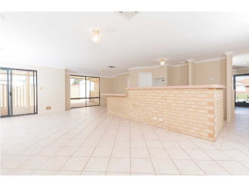 4 Glenelg Close, Warnbro WA 6169