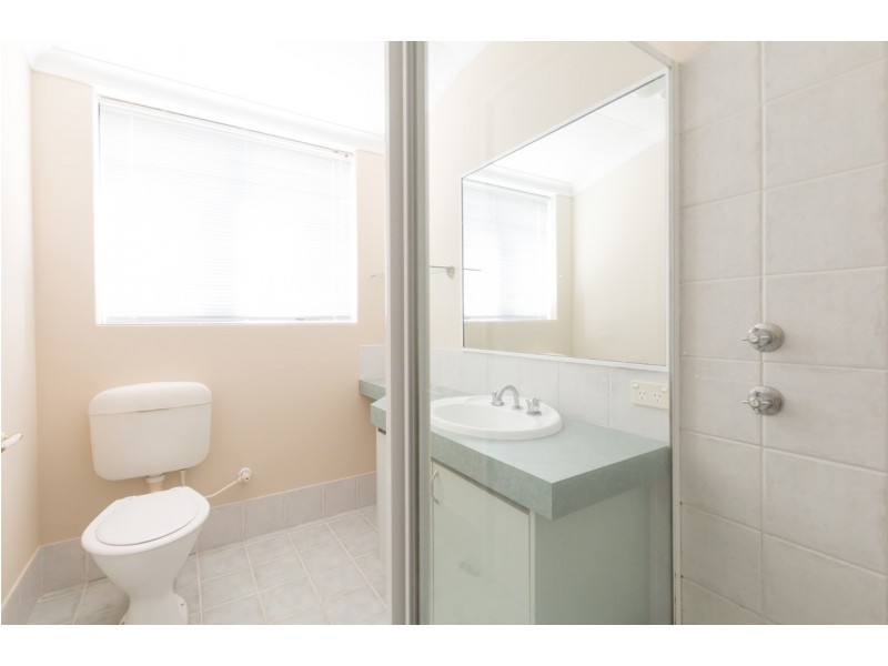 4 Glenelg Close, Warnbro WA 6169