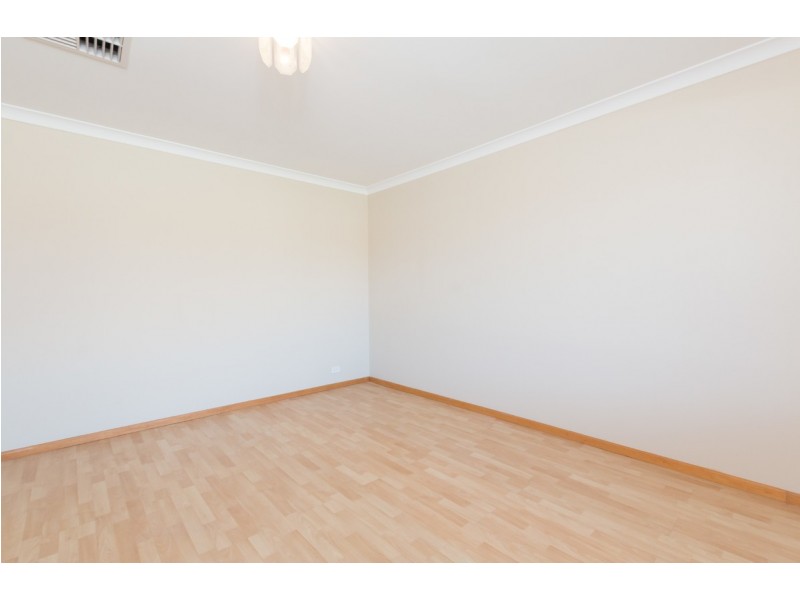 4 Glenelg Close, Warnbro WA 6169