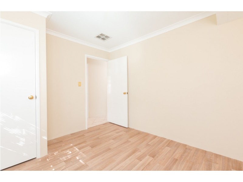 4 Glenelg Close, Warnbro WA 6169