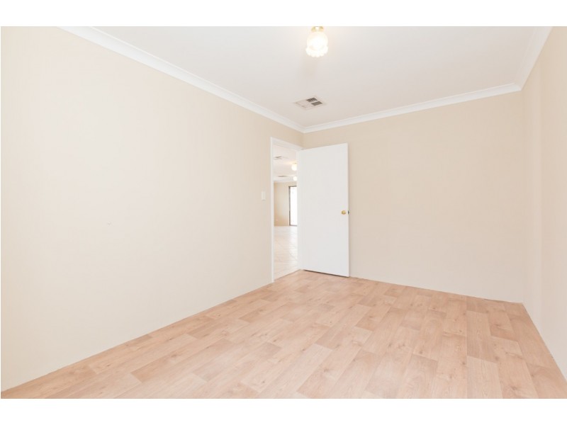 4 Glenelg Close, Warnbro WA 6169