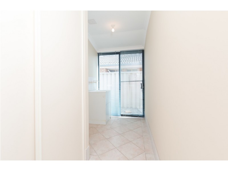 4 Glenelg Close, Warnbro WA 6169