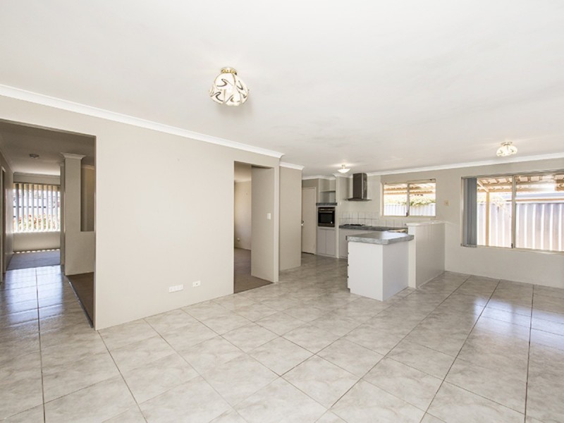 4 Raven Lane, Warnbro WA 6169