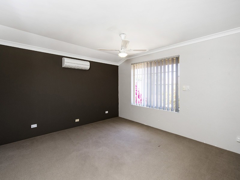 4 Raven Lane, Warnbro WA 6169