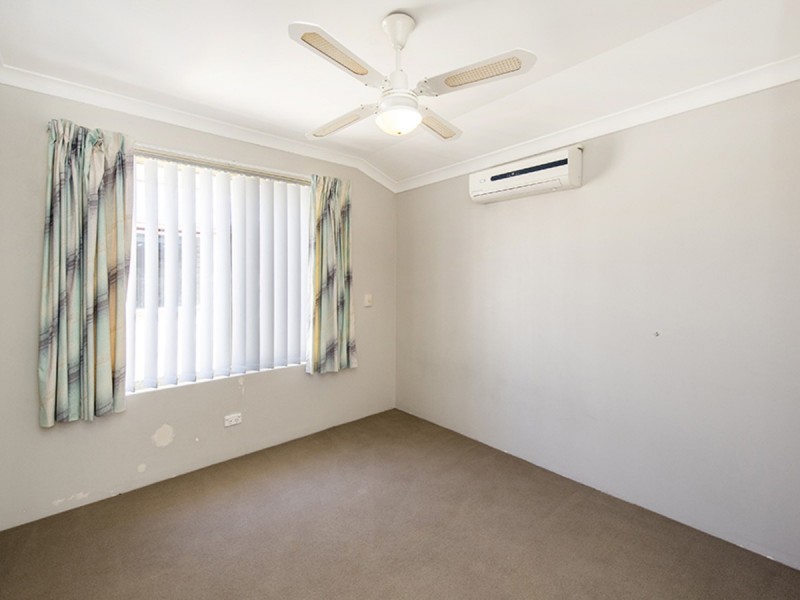 4 Raven Lane, Warnbro WA 6169