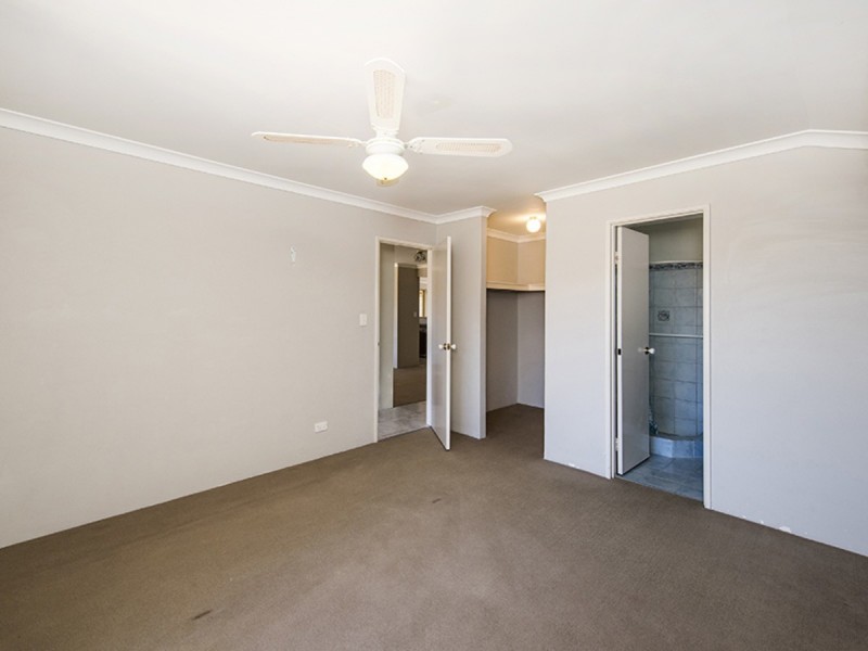 4 Raven Lane, Warnbro WA 6169