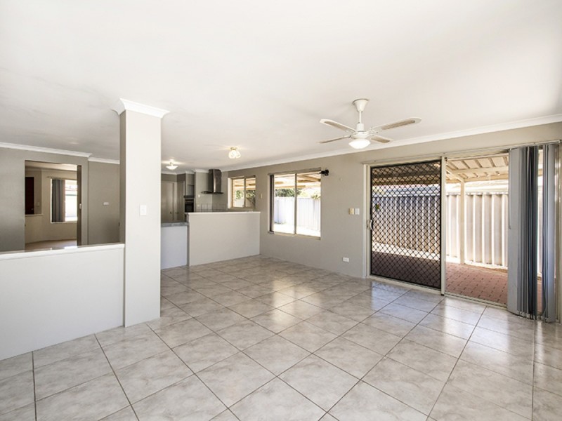 4 Raven Lane, Warnbro WA 6169