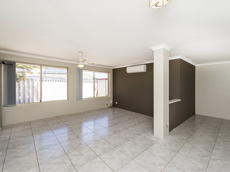 4 Raven Lane, Warnbro WA 6169